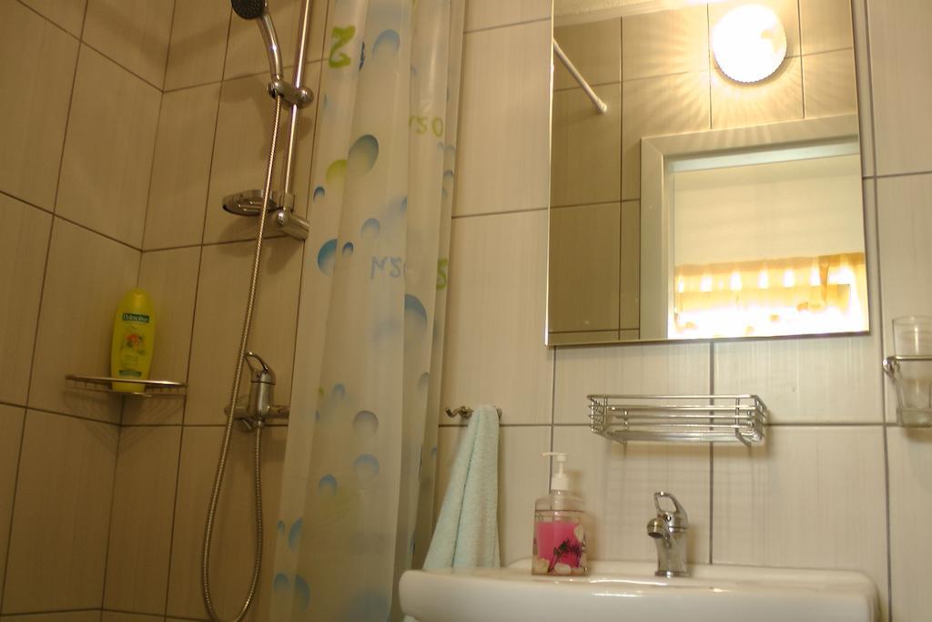 Apartment And Rooms Aracic Кореница Стая снимка