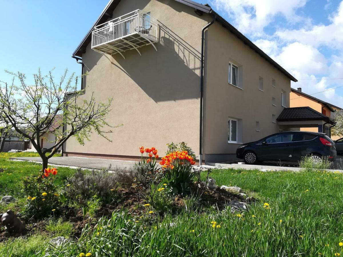 Apartment And Rooms Aracic Кореница Екстериор снимка