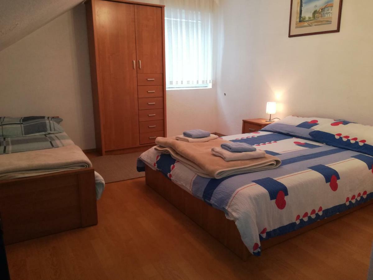 Apartment And Rooms Aracic Кореница Екстериор снимка